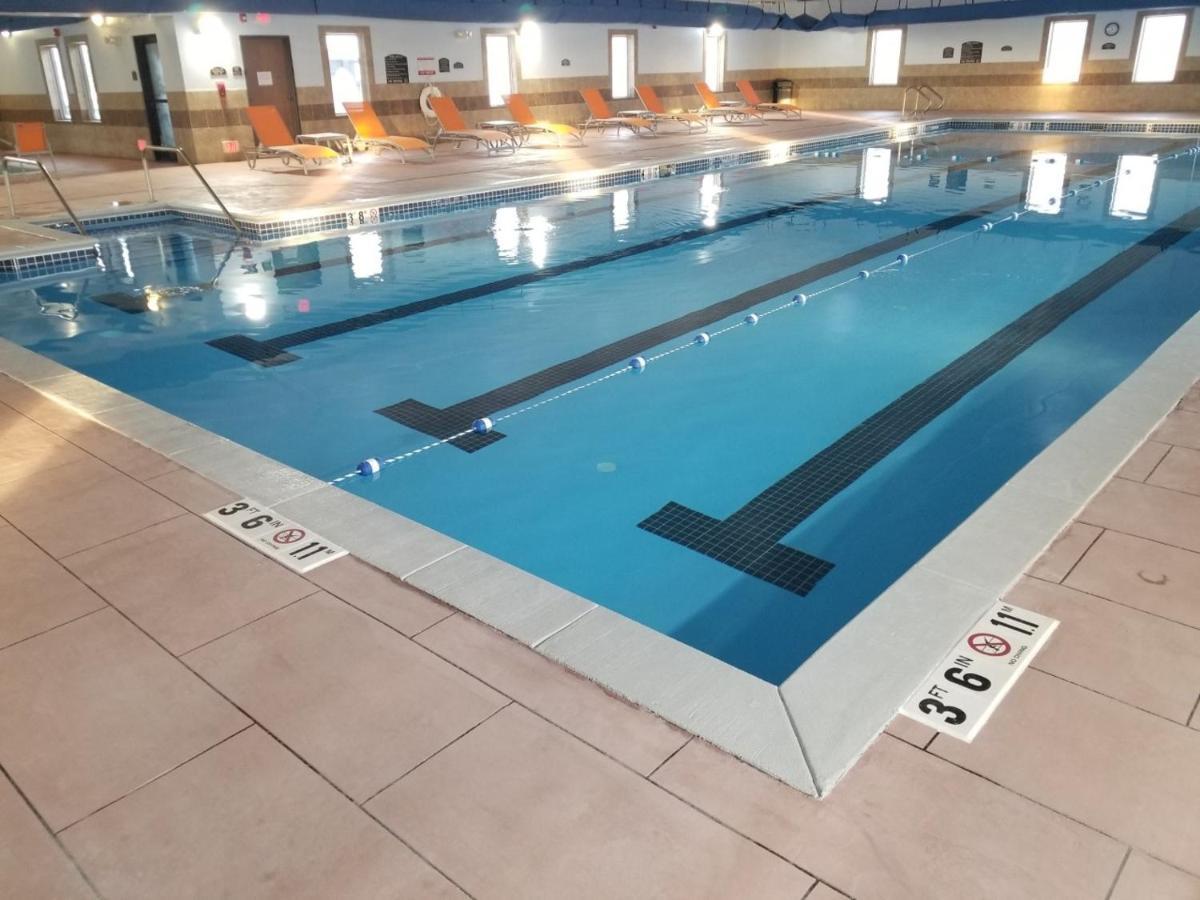 Holiday Inn Express Hotel & Suites Sheldon By Ihg Екстериор снимка