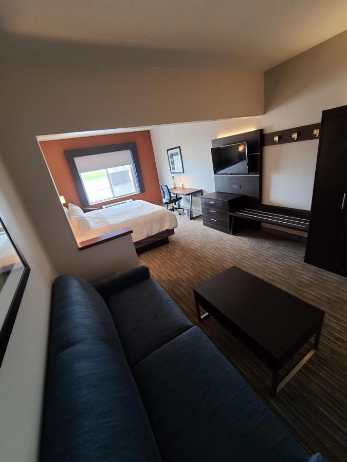 Holiday Inn Express Hotel & Suites Sheldon By Ihg Екстериор снимка