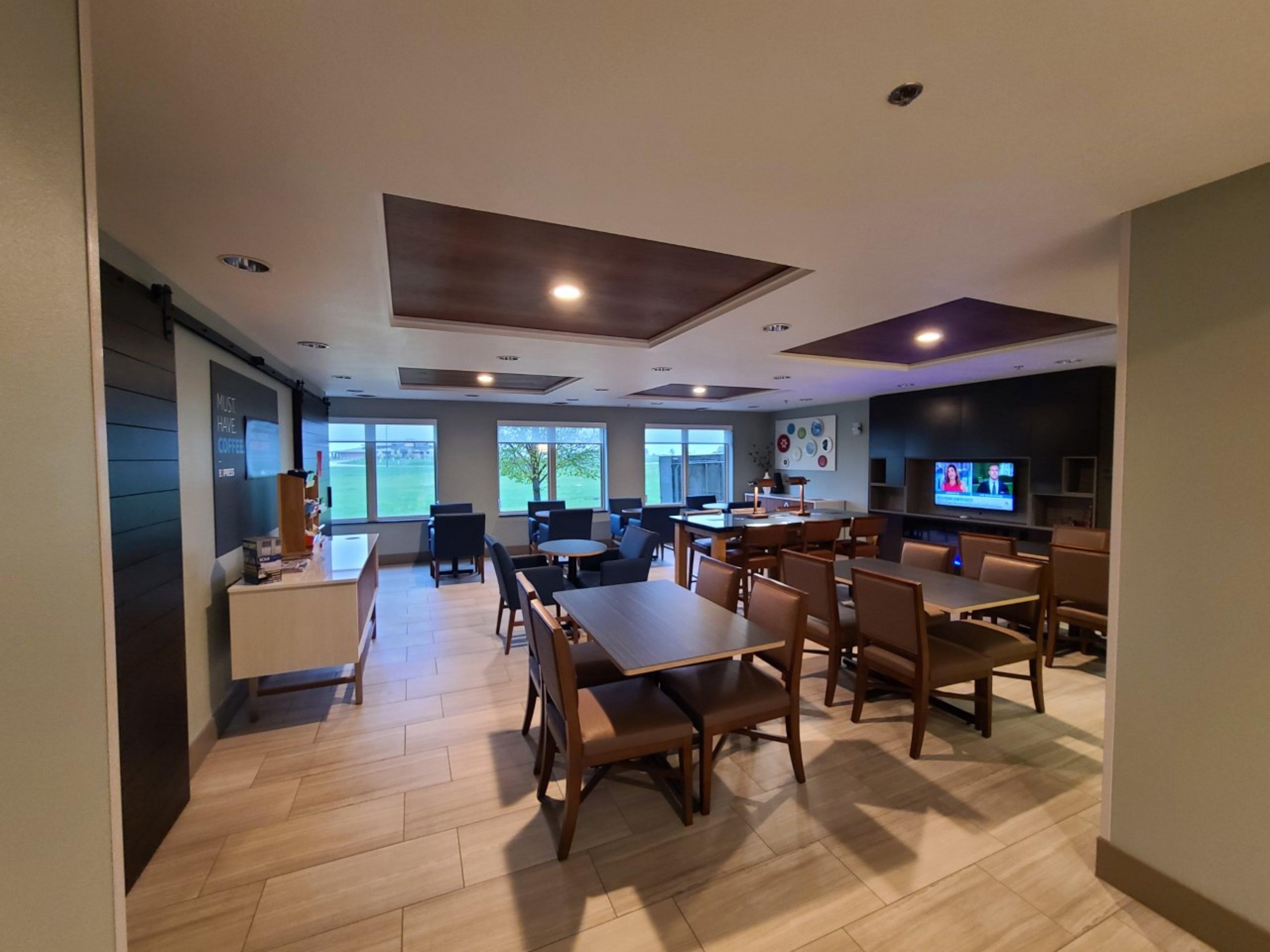 Holiday Inn Express Hotel & Suites Sheldon By Ihg Екстериор снимка